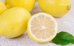 柠檬可以用开水泡吗 柠檬水的功效与作用