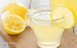 柠檬水的功效与作用及禁忌 柠檬水的好处与注意事项