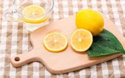 柠檬用热水还是冷水泡 柠檬泡水喝的功效