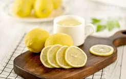 柠檬水晚上喝好还是白天喝好 柠檬水的功效与作用